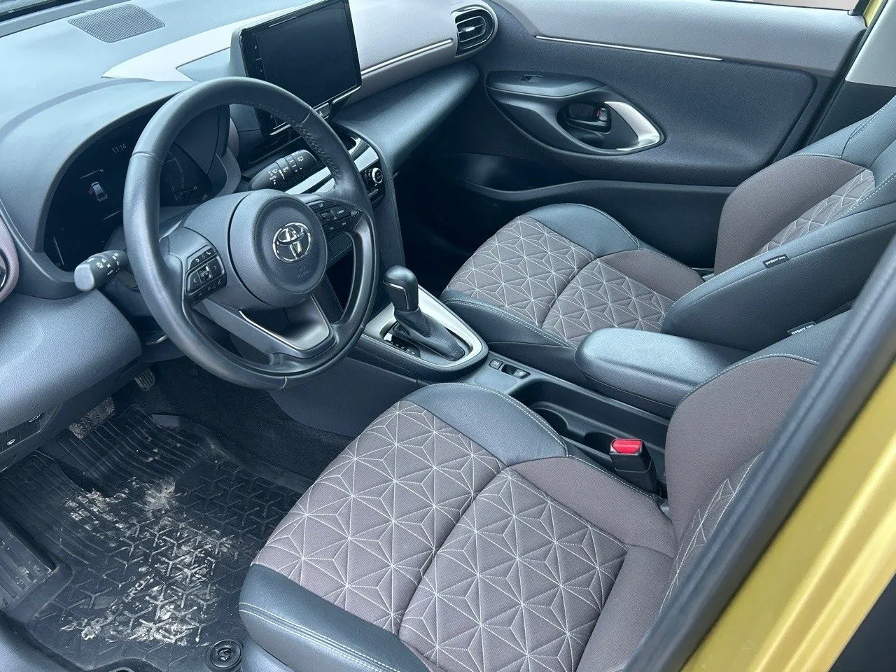 Vehicle image 7