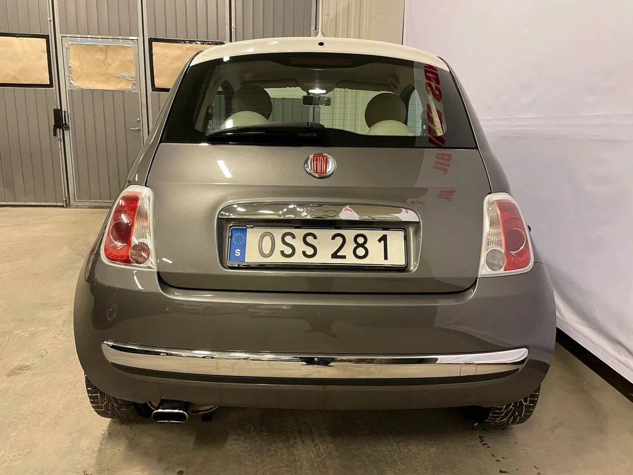 Vehicle image 14