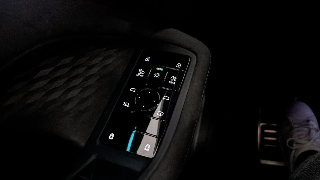 Vehicle image 20