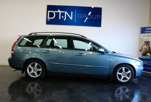 Volvo V50 D5 Momentum Euro 4/NYSERVAD/KAMREMBYTT - 2007