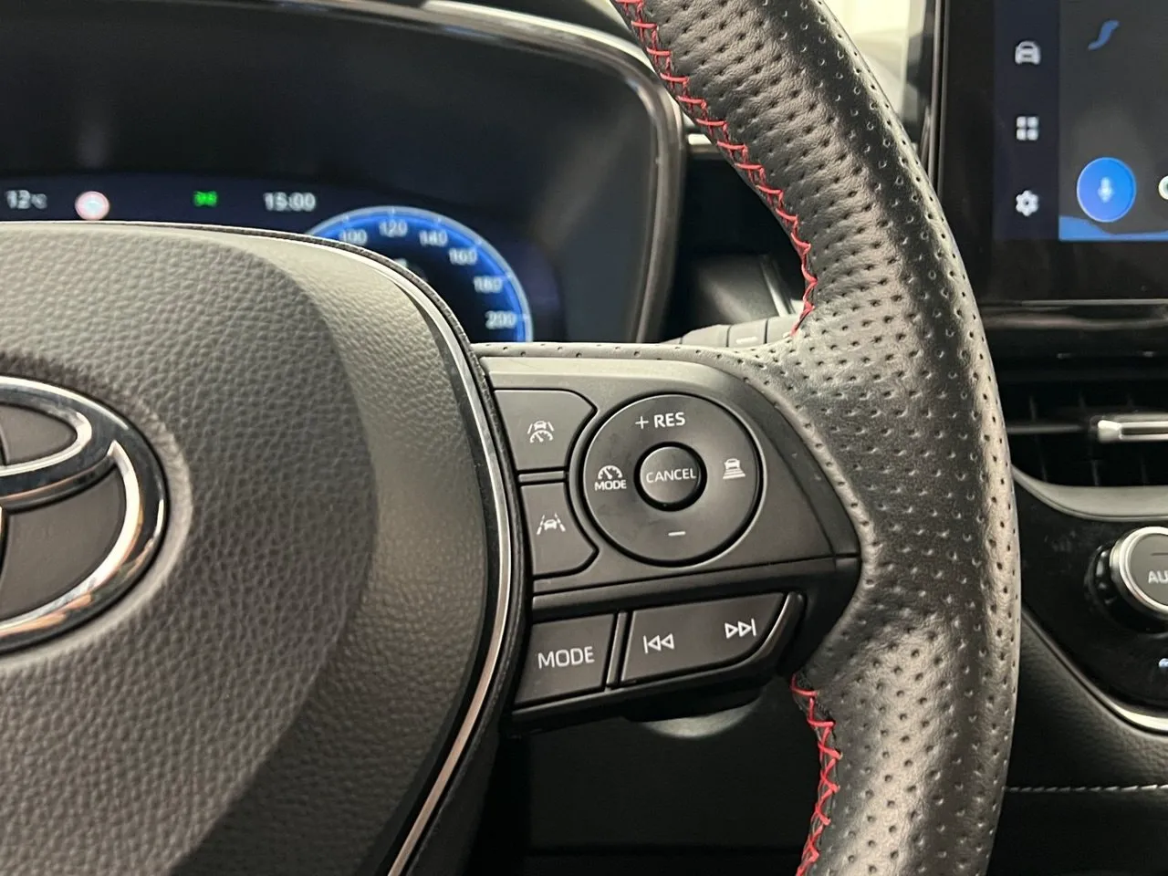 Vehicle image 15
