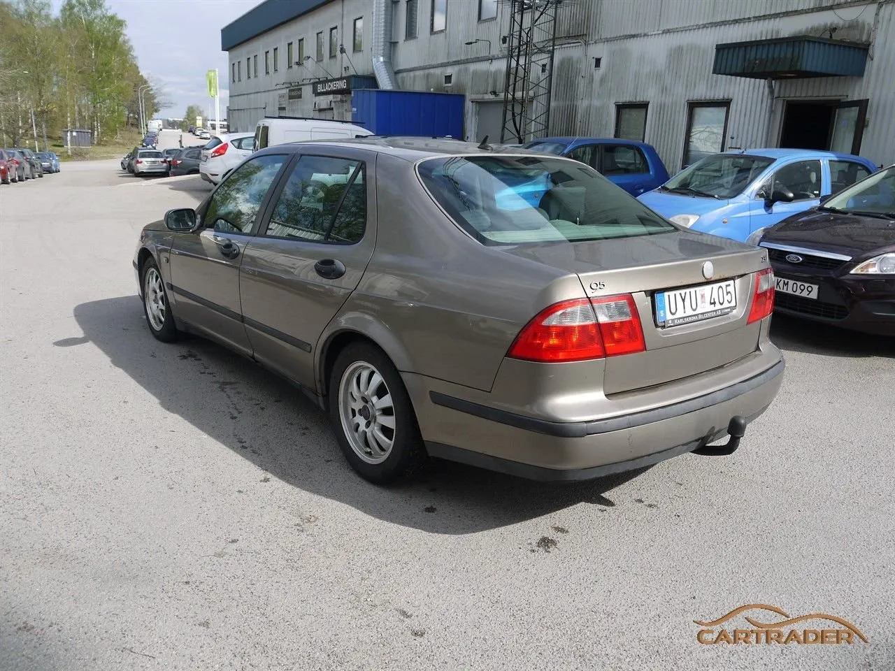 Vehicle image 6