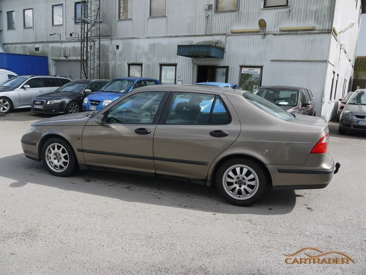 Vehicle image 7