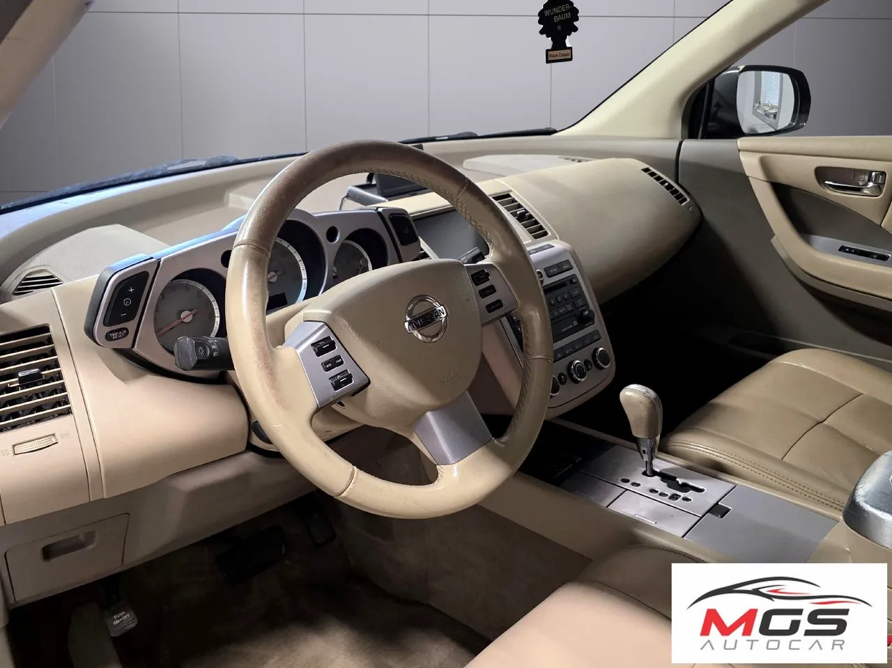 Vehicle image 14