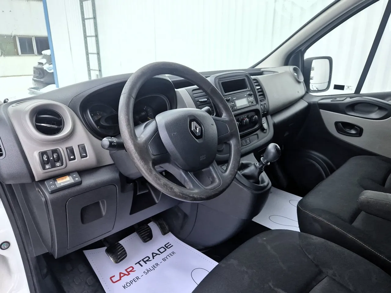 Vehicle image 18