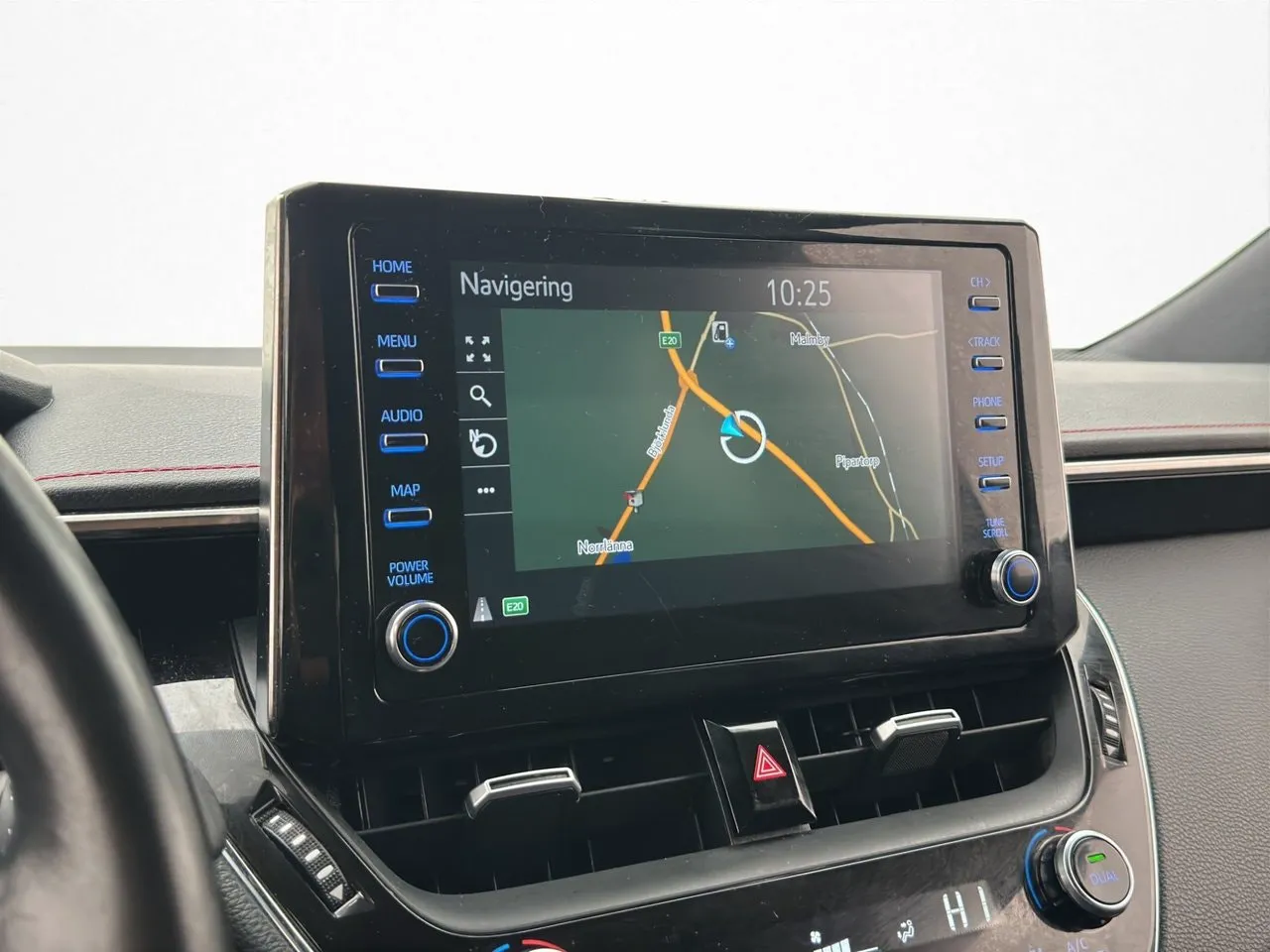 Vehicle image 20