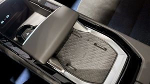 Renault Rafale bild 14