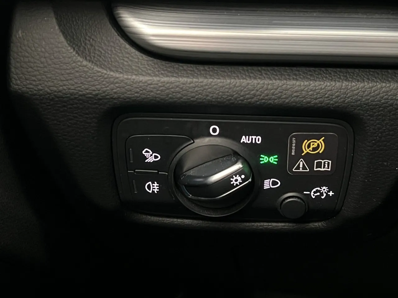 Vehicle image 23