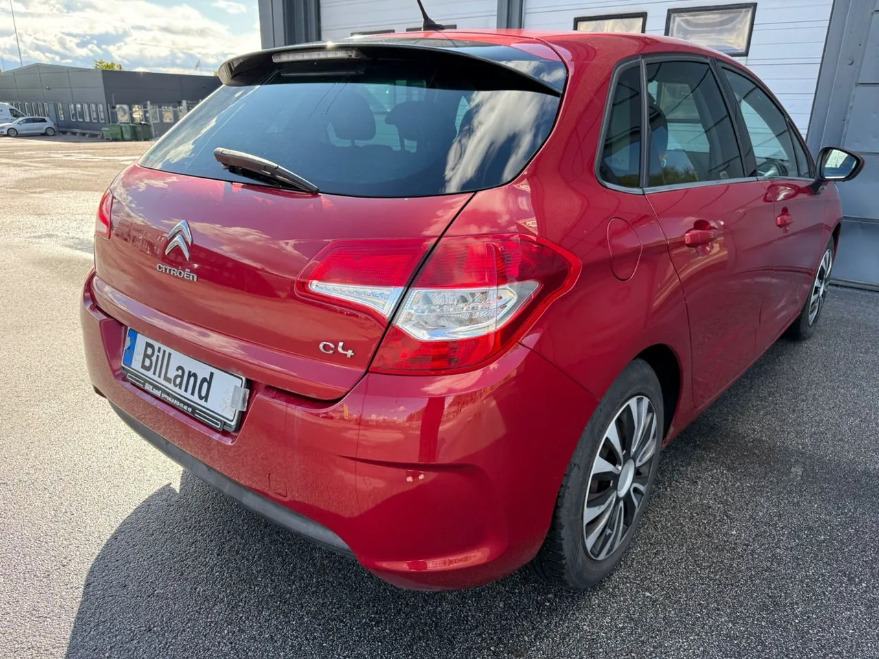 Vehicle image 3