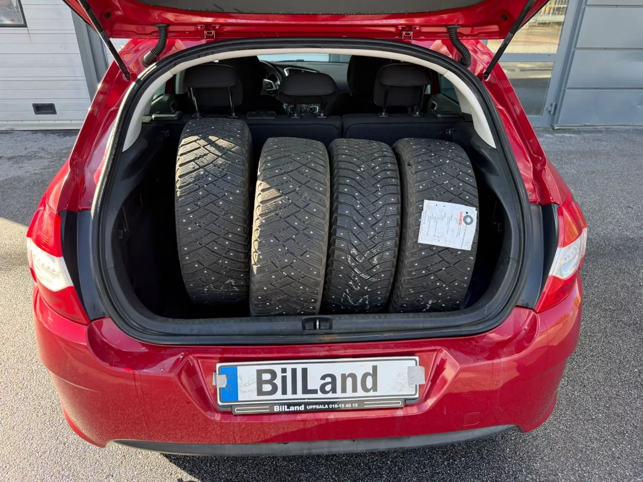 Vehicle image 10