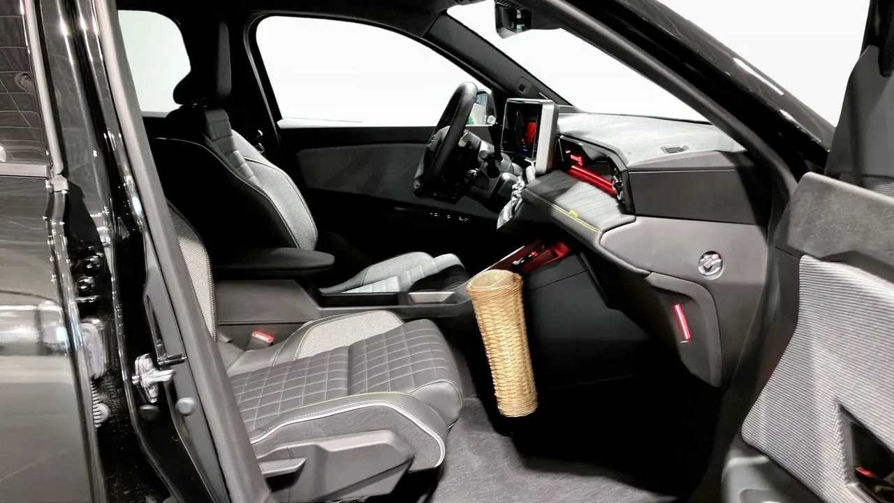 Vehicle image 20