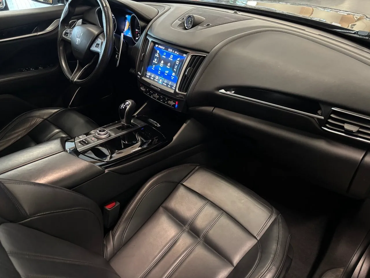 Vehicle image 17