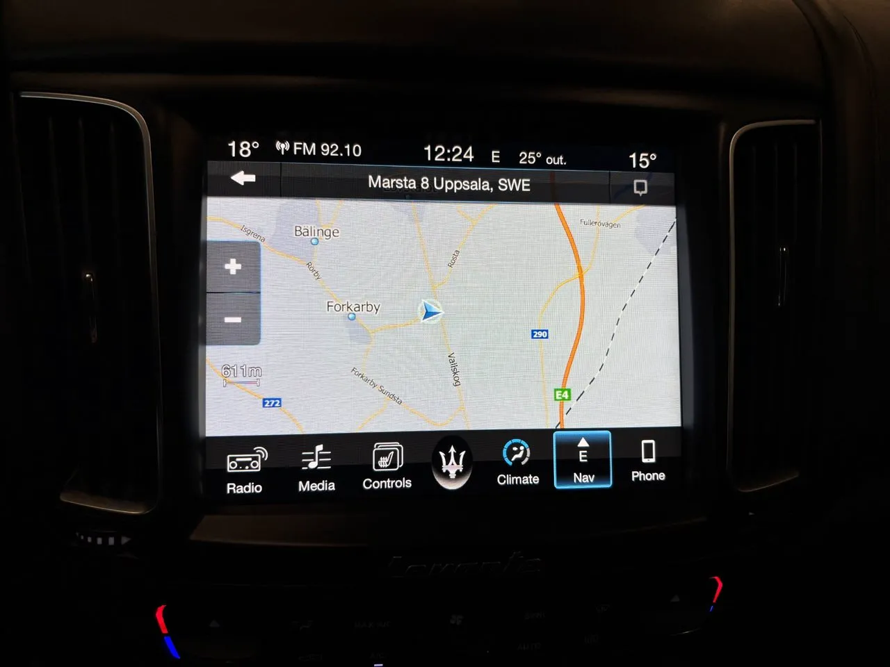 Vehicle image 15