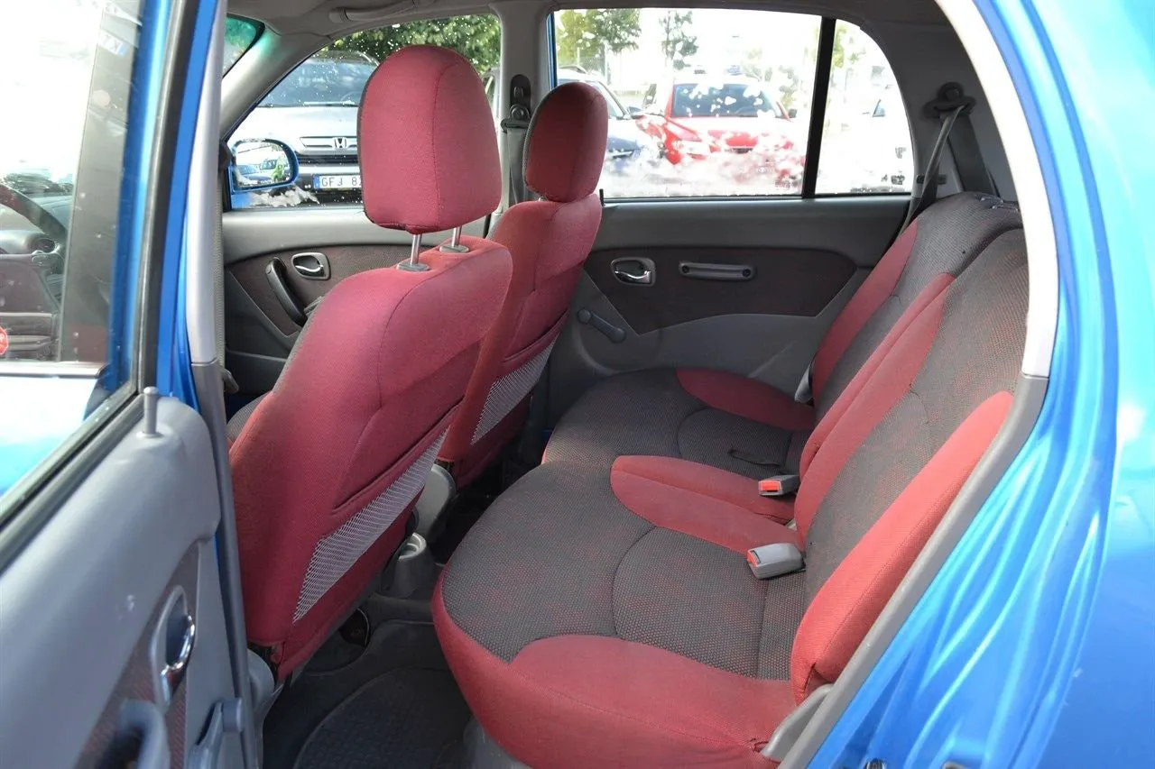 Vehicle image 8