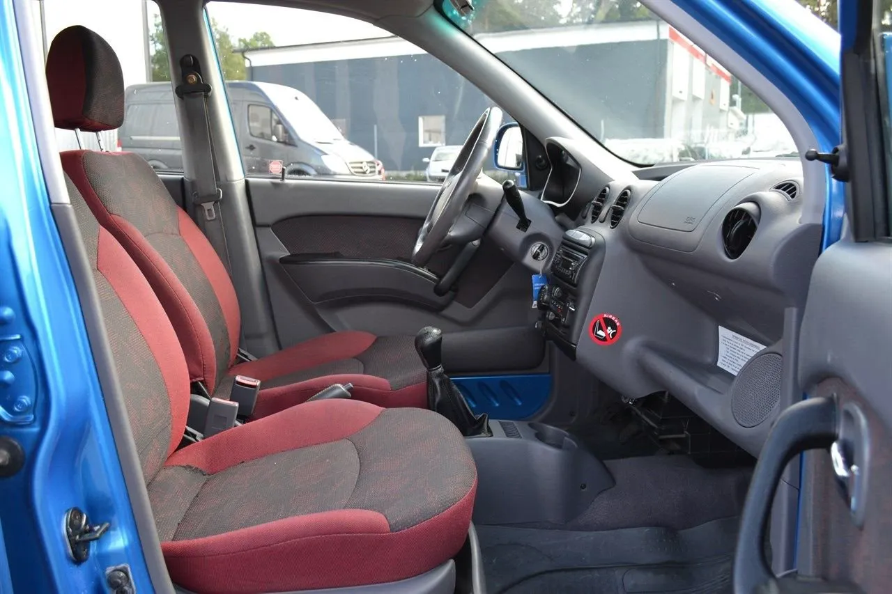 Vehicle image 9