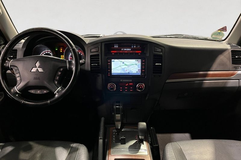 Mitsubishi Pajero bild 11