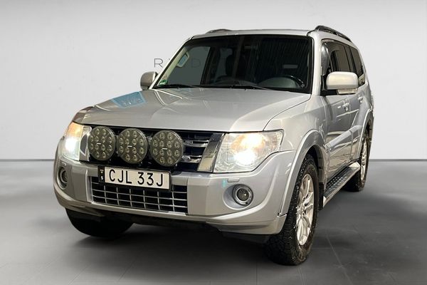 Mitsubishi Pajero 3.2 Di-D 200 HK AUT AWD DRAG NAVI M&K TAKLUCKA 18" - 2012
