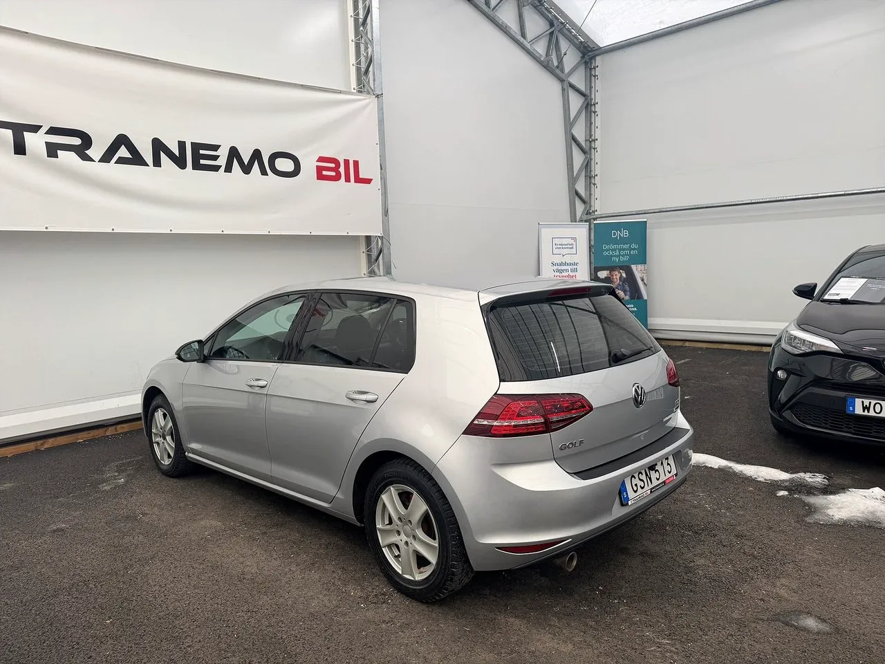 Vehicle image 6