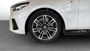 BMW 530 bild 9