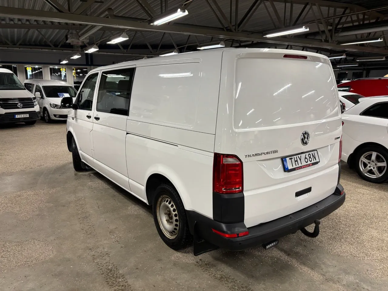 Vehicle image 4