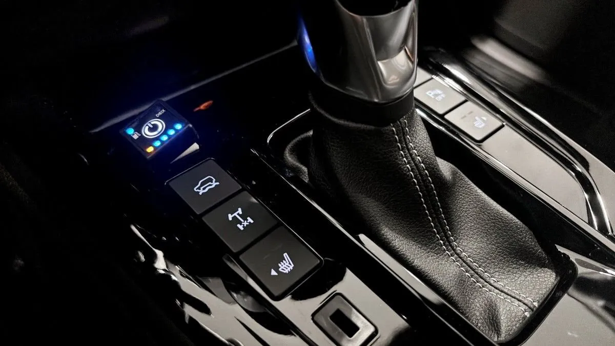 Vehicle image 15