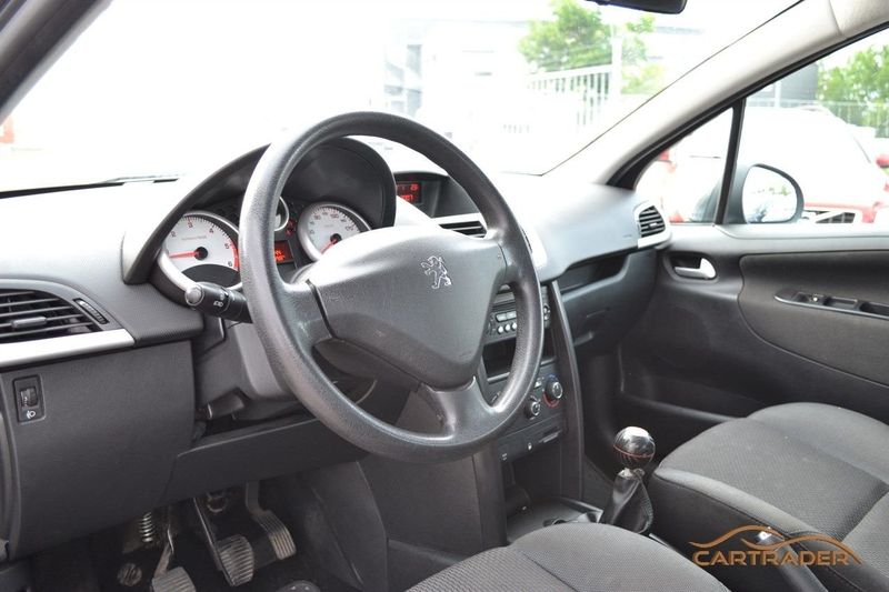 Peugeot 207 bild 8