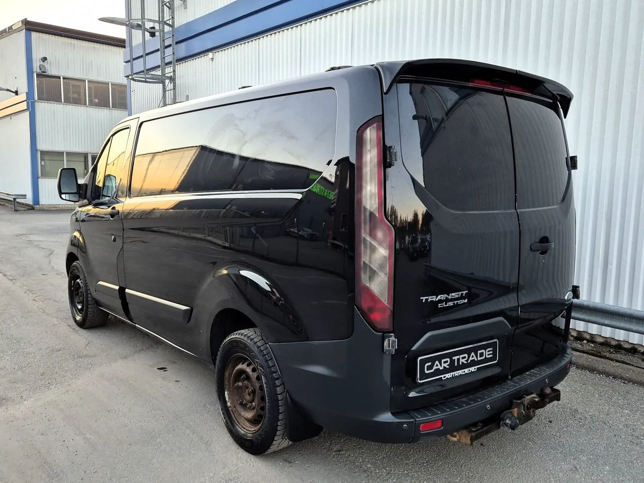 Vehicle image 5