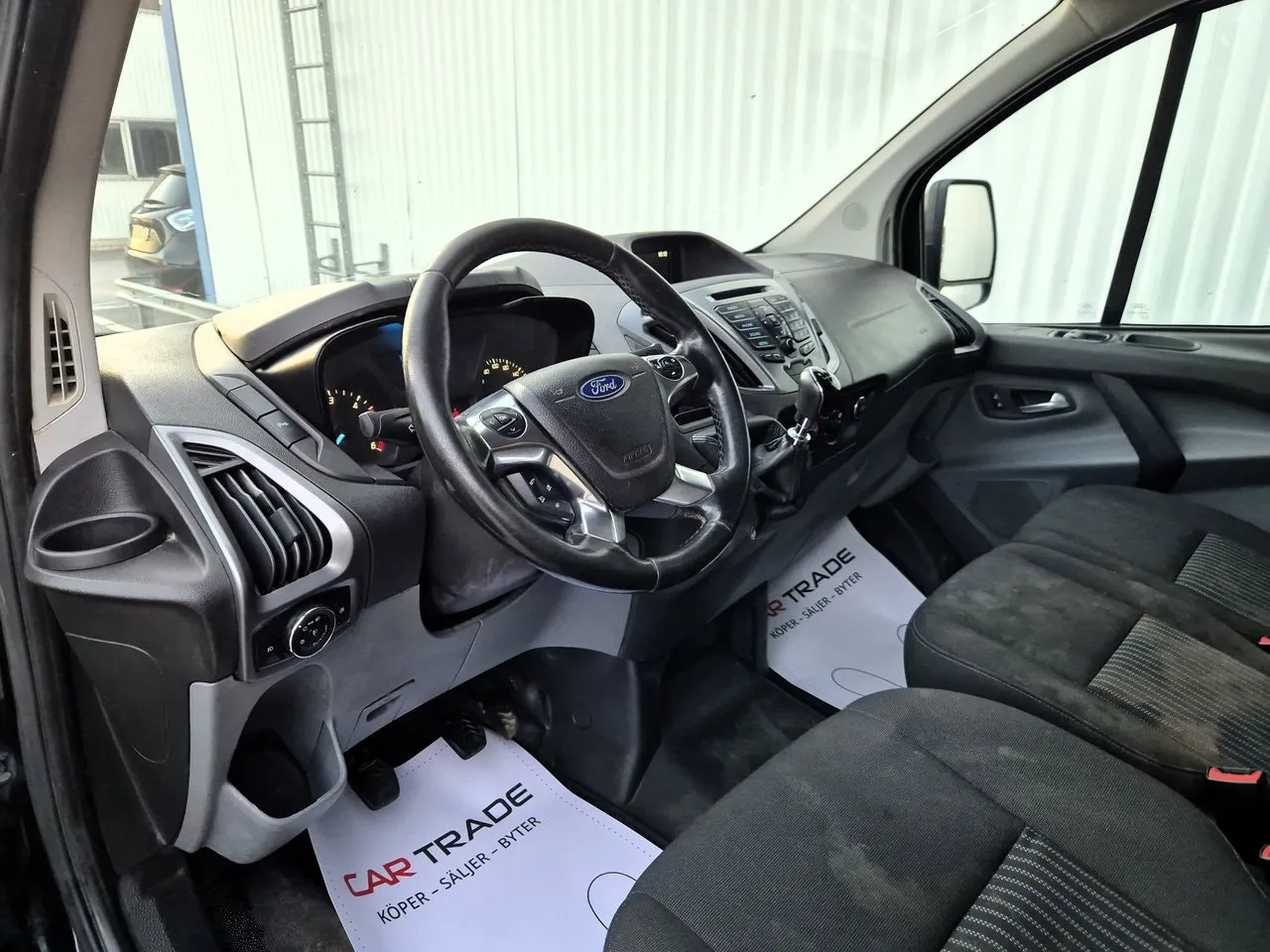 Vehicle image 14
