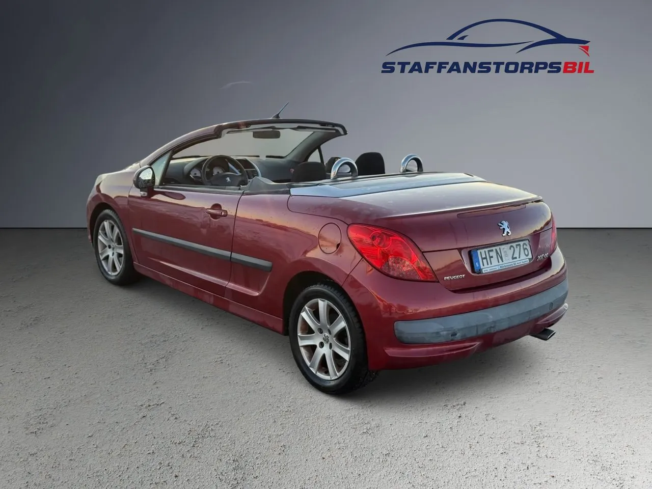 Vehicle image 10