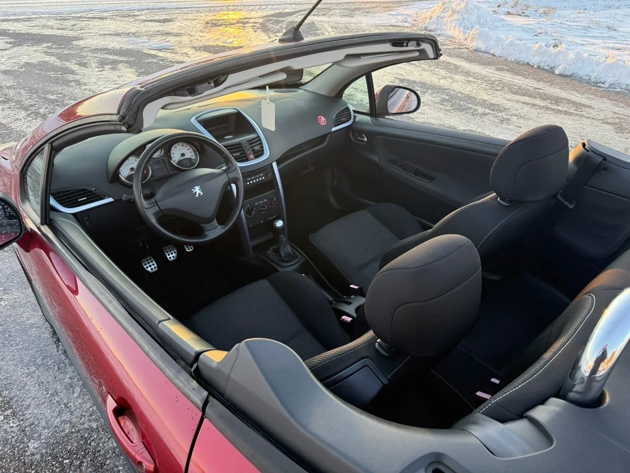 Vehicle image 11