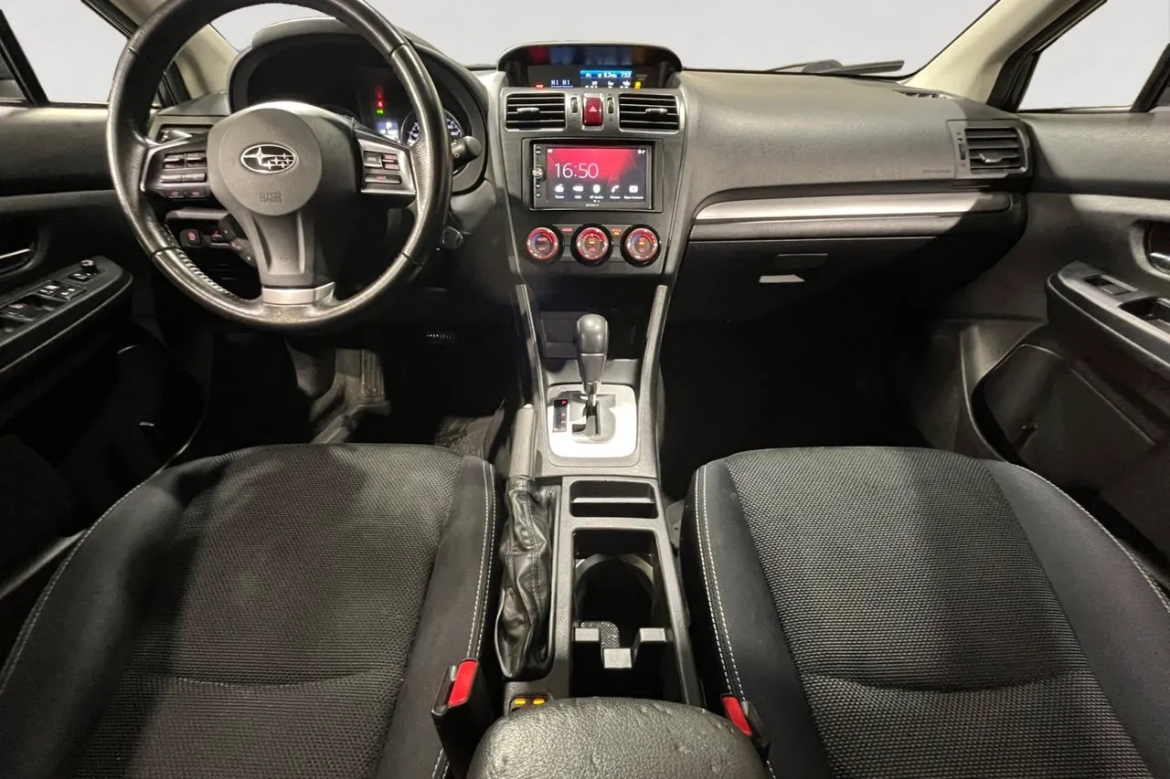 Vehicle image 10
