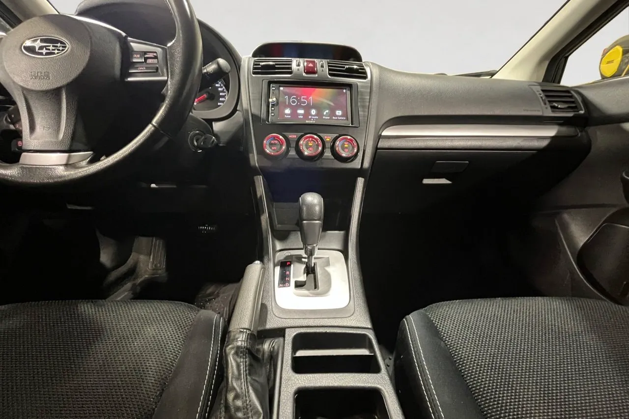 Vehicle image 11