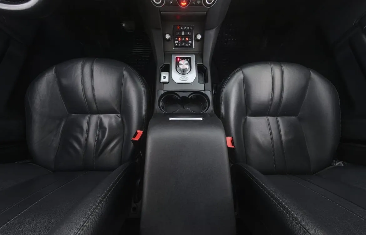 Vehicle image 16