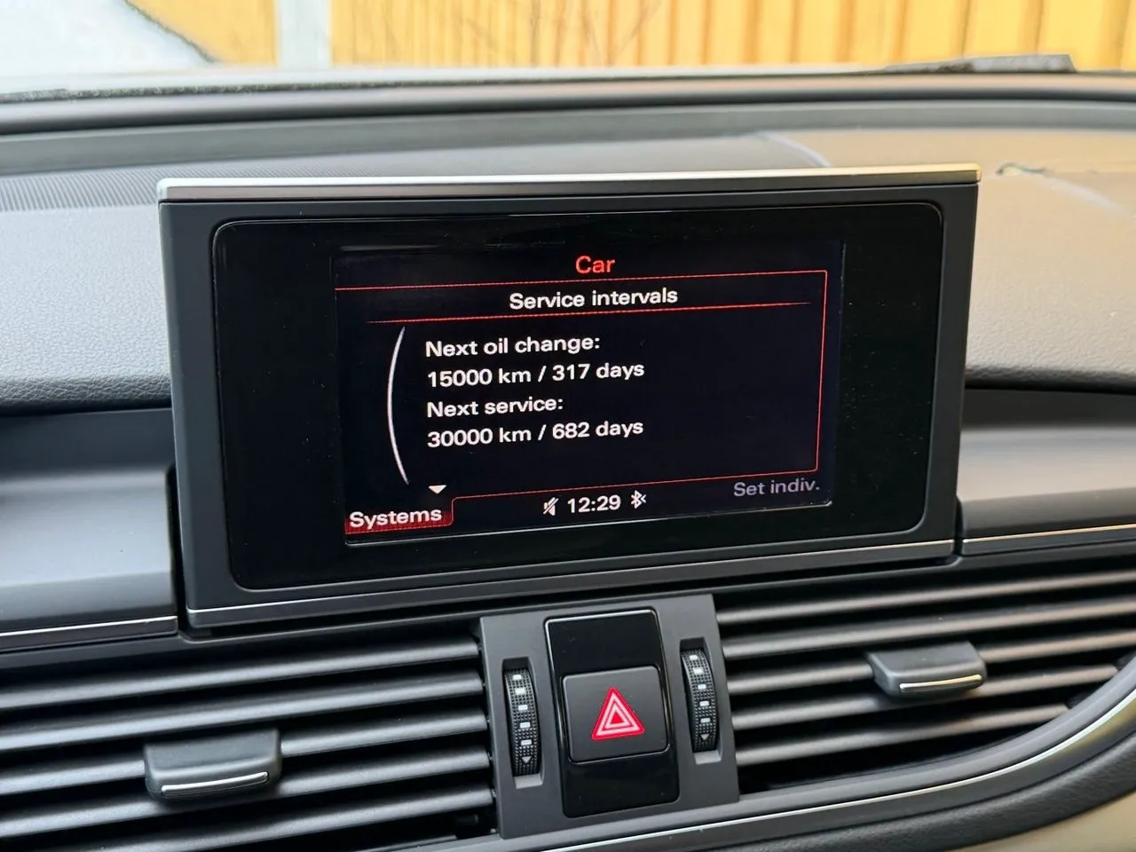 Vehicle image 28