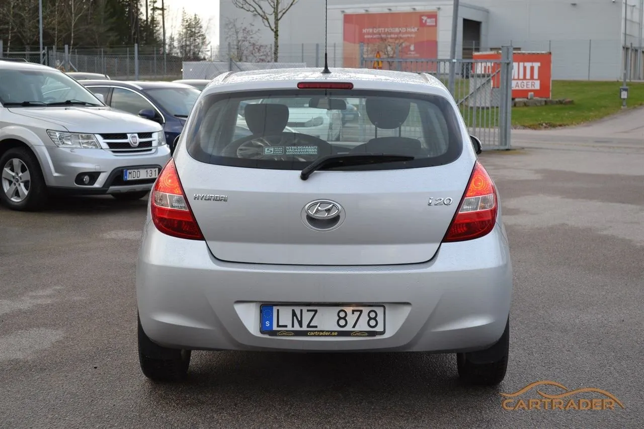 Vehicle image 6