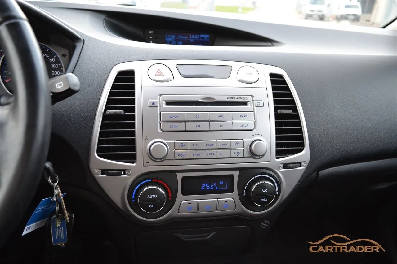 Vehicle image 15