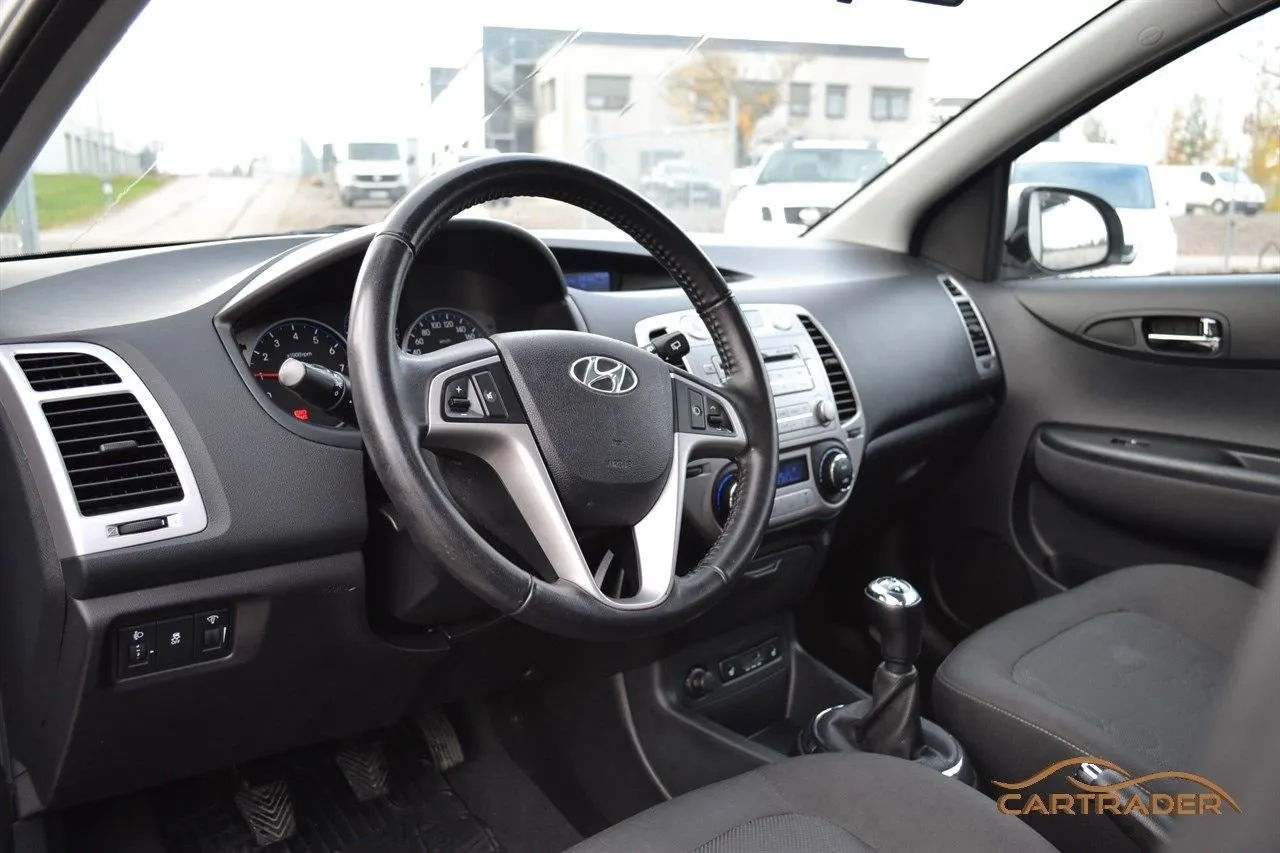 Vehicle image 9