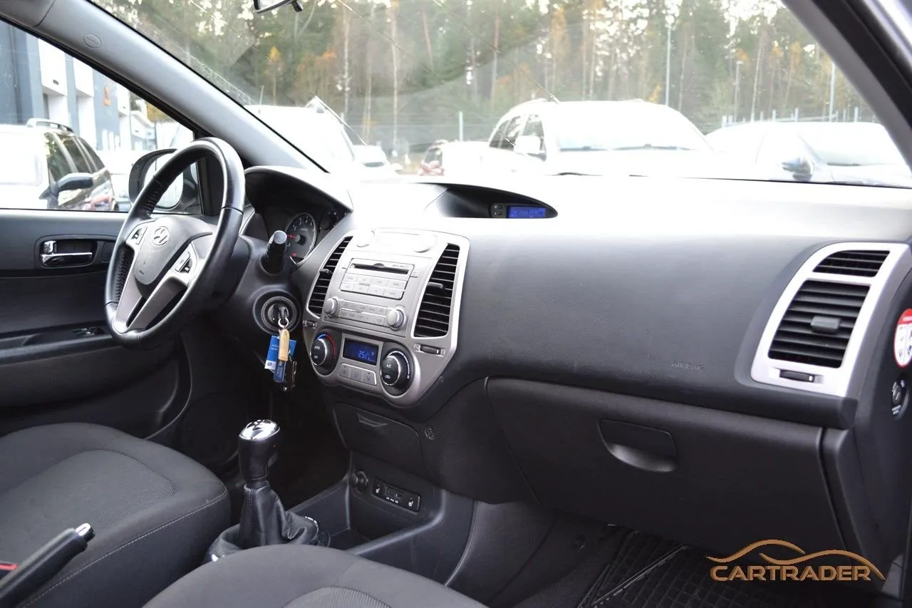 Vehicle image 11
