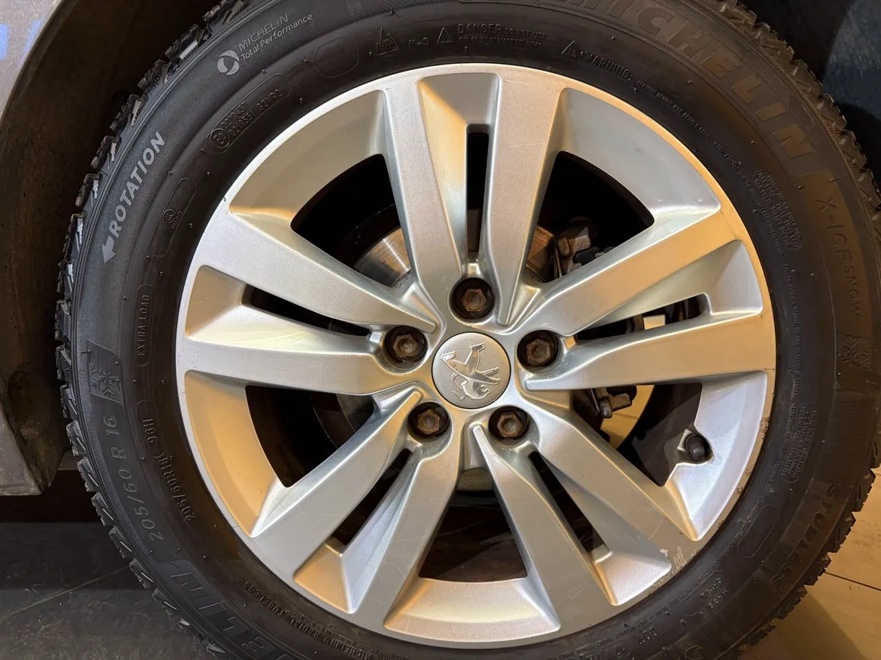 Vehicle image 20