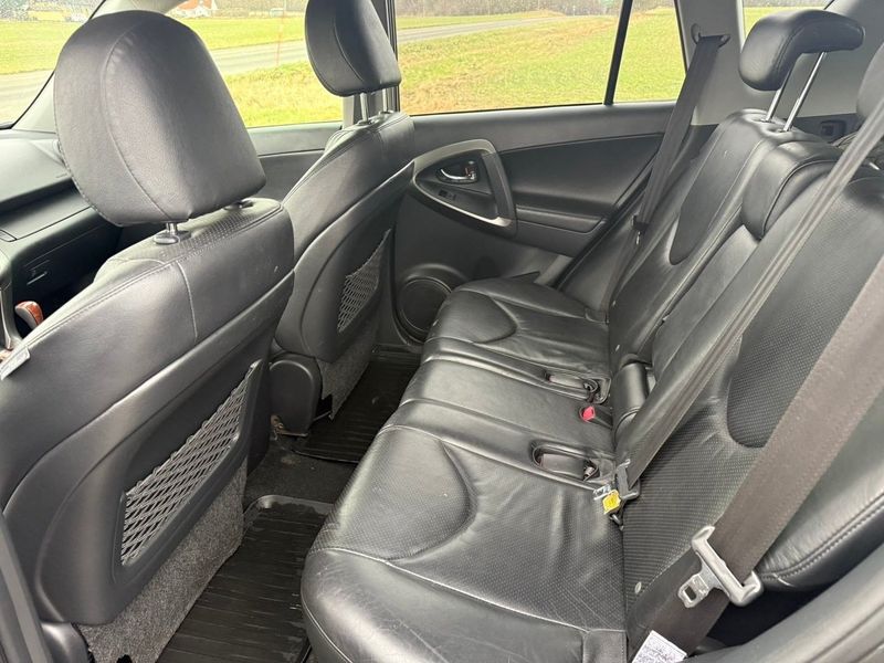 Toyota RAV4 bild 9