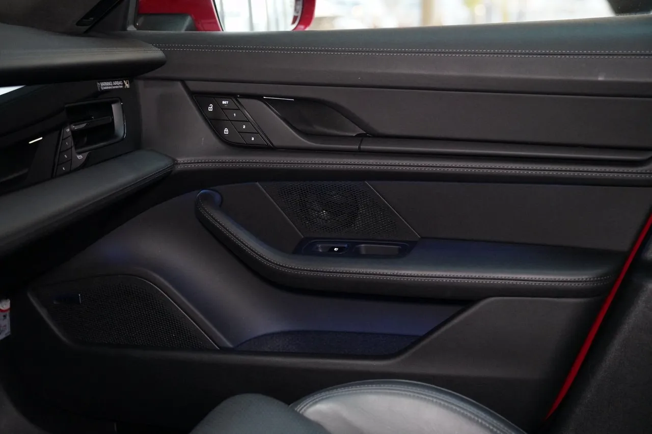 Vehicle image 21