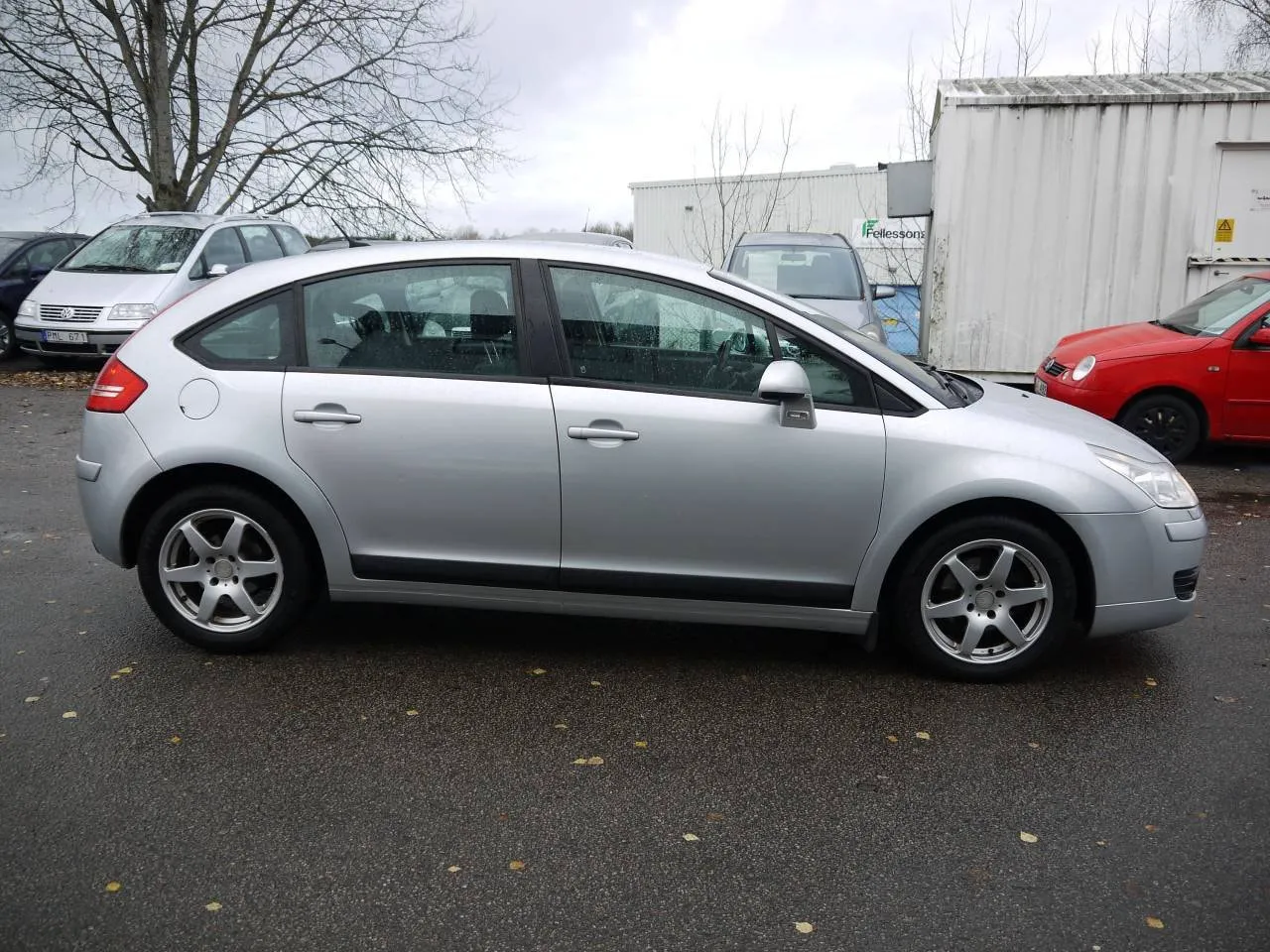 Vehicle image 3