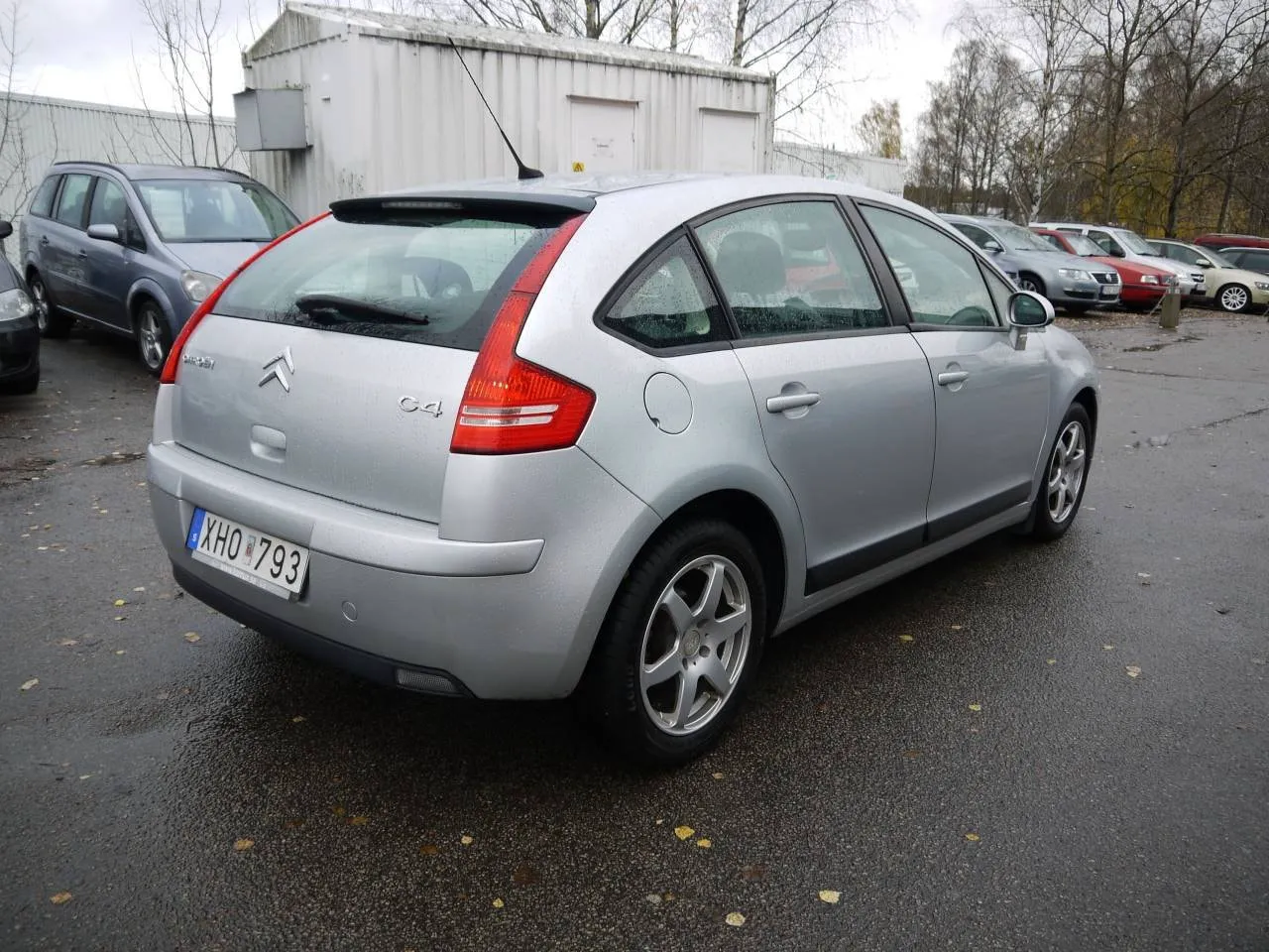 Vehicle image 4