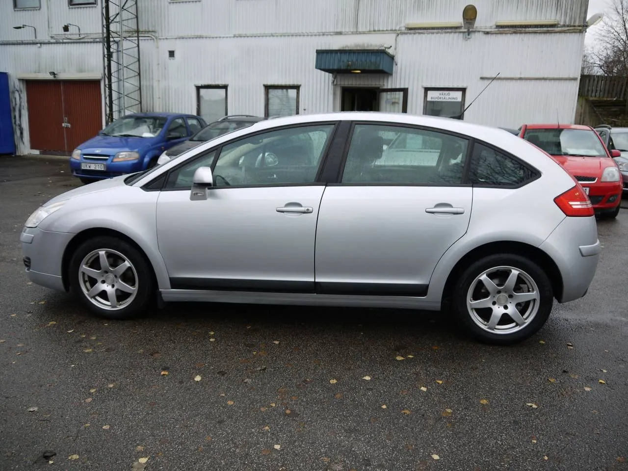 Vehicle image 7