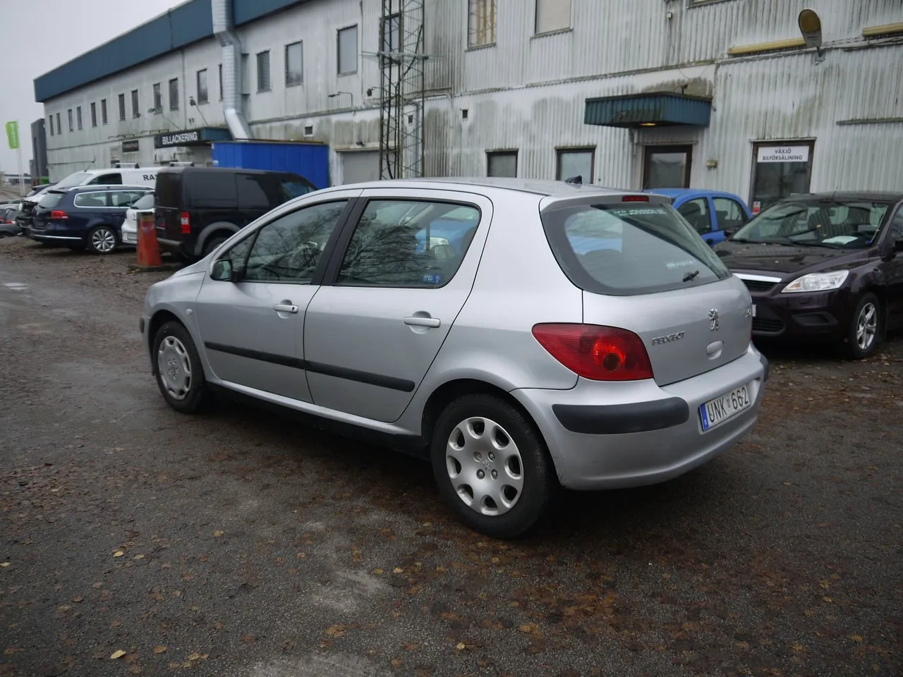 Vehicle image 9