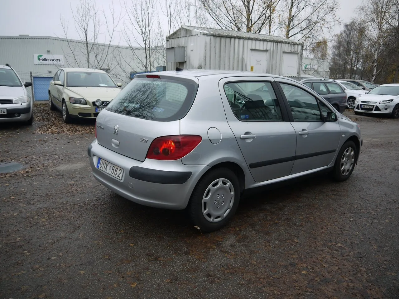 Vehicle image 7