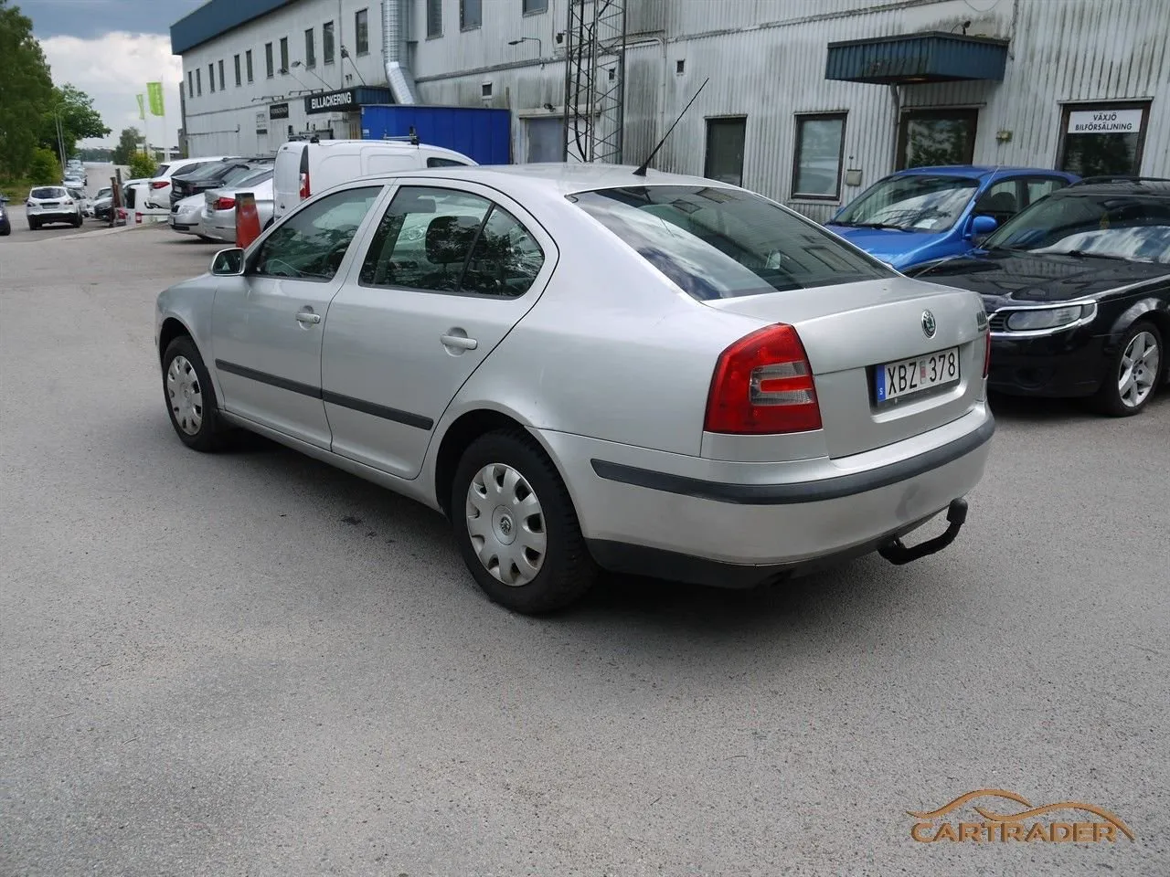 Vehicle image 6