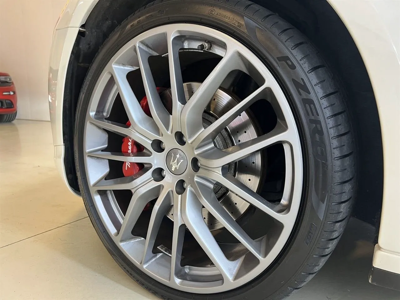 Vehicle image 18