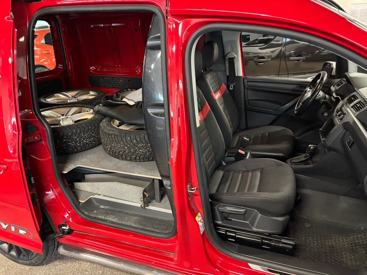 Vehicle image 4