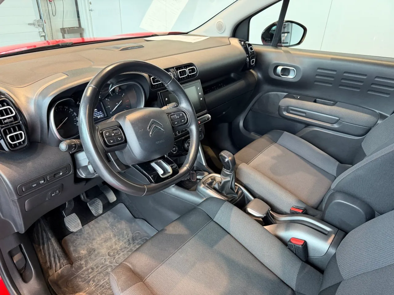 Vehicle image 6